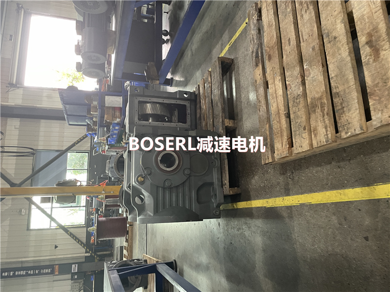 1690947057183112.jpg 齒輪減速機加電機